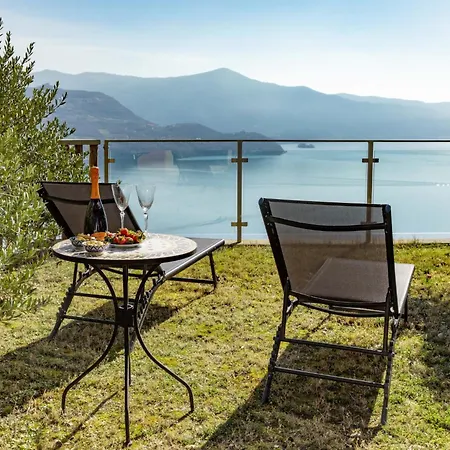 'corinth' Mit Gemeinschaftspool By Interhome Parzanica